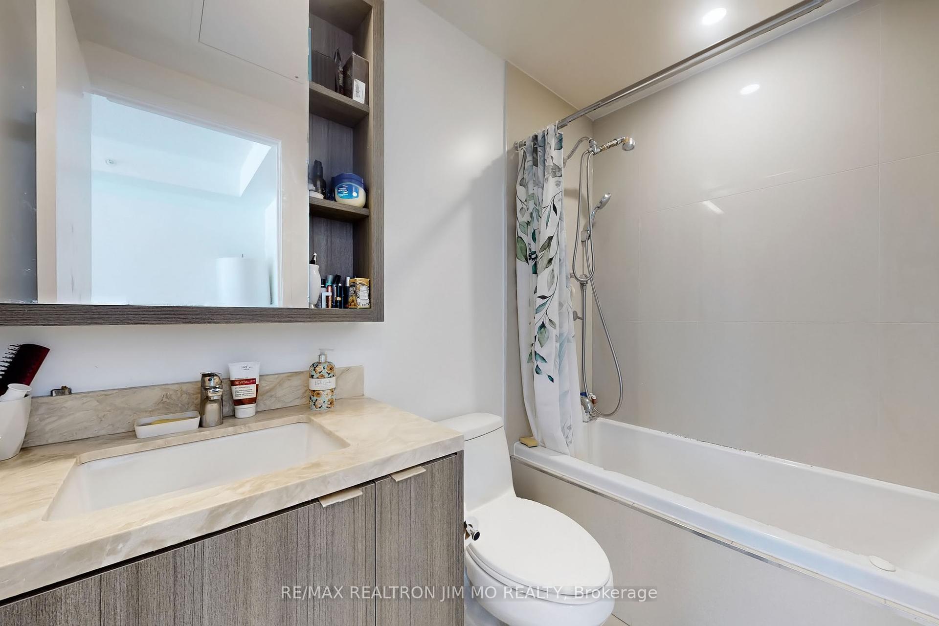 1 Bedroom Condo at 125 Blue Jays,  Toronto For sale