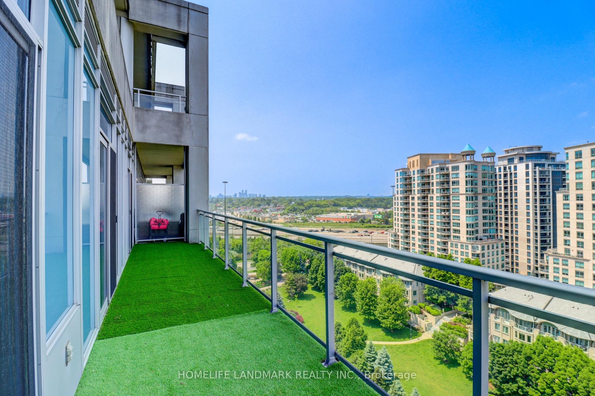 3 Bedrooms Condo at 58 Marine Parade, Toronto For sale