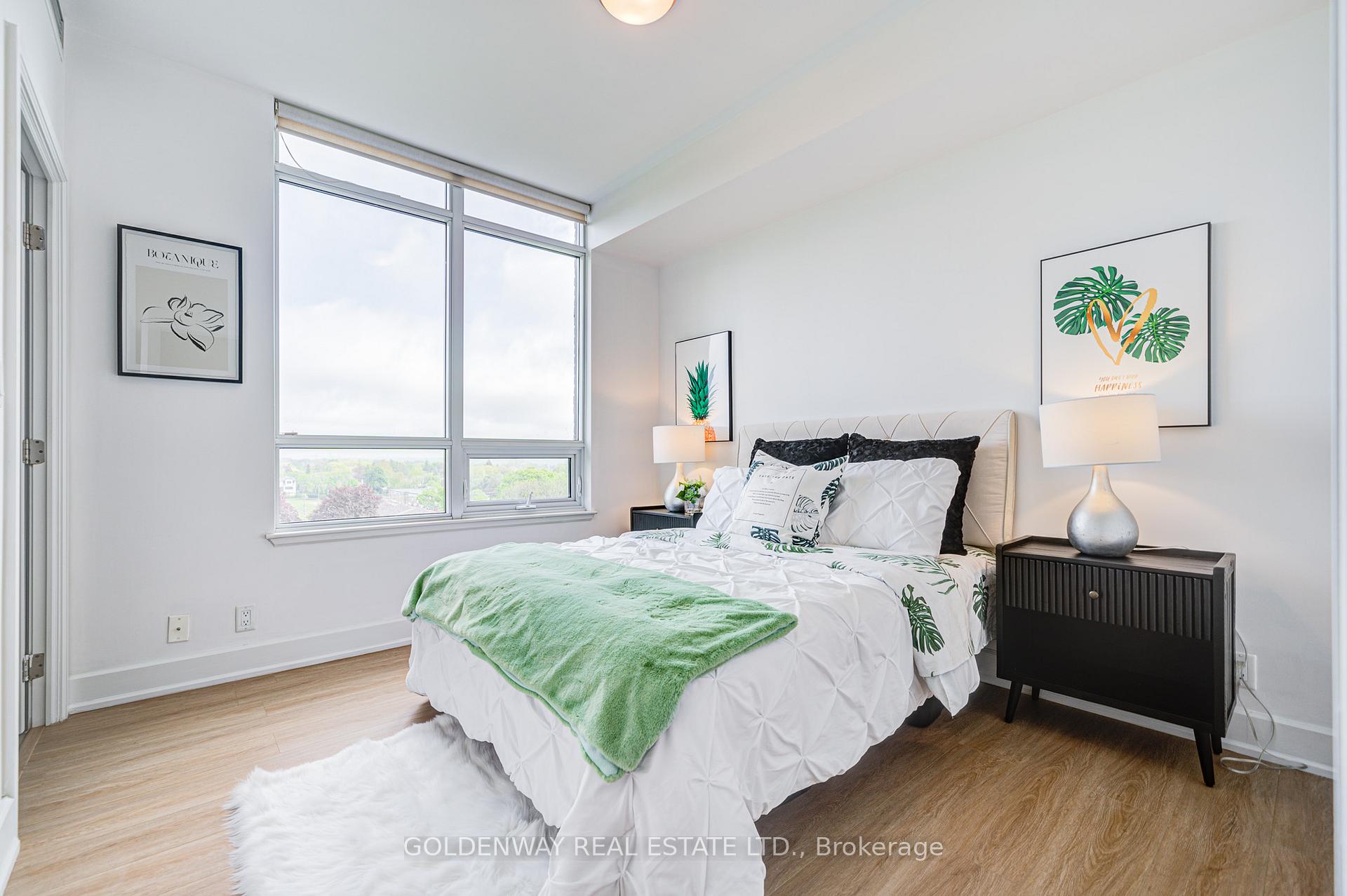 2 Bedrooms Condo at 676 Sheppard, Toronto For sale