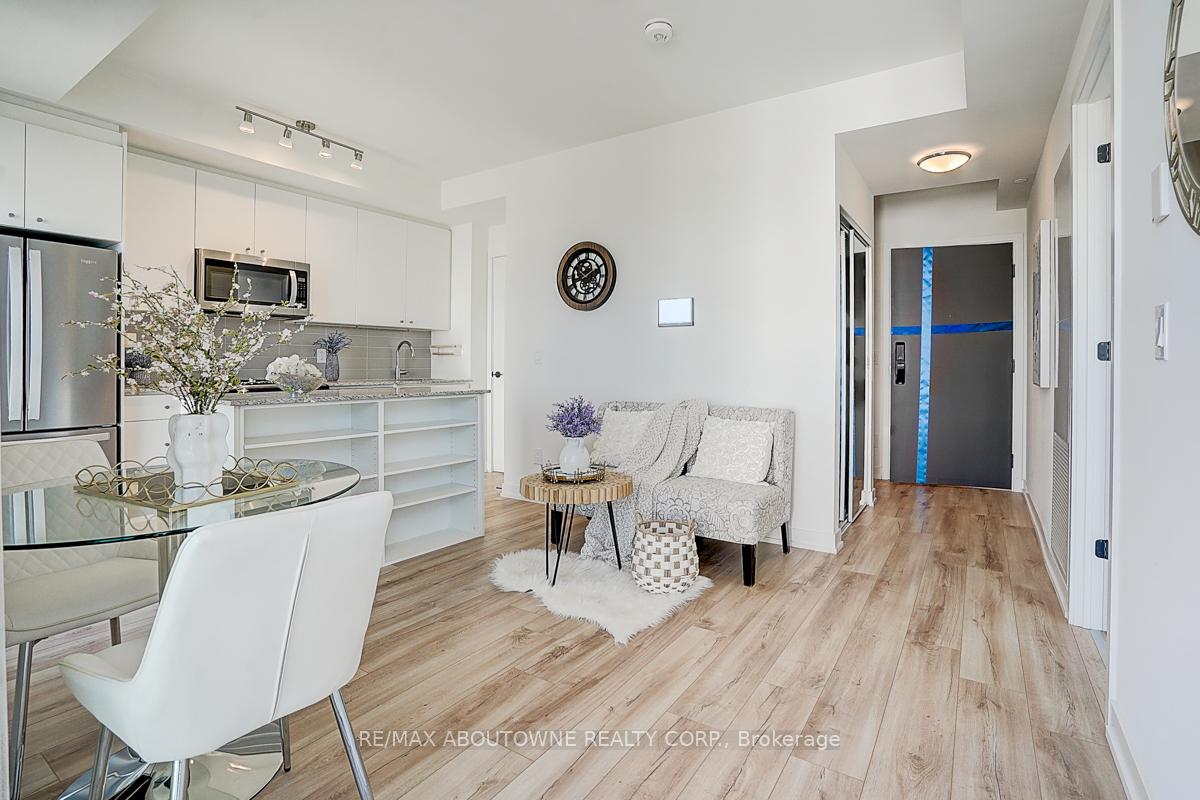 1 Bedroom Condo at 335 Wheat Boom,  Oakville For sale