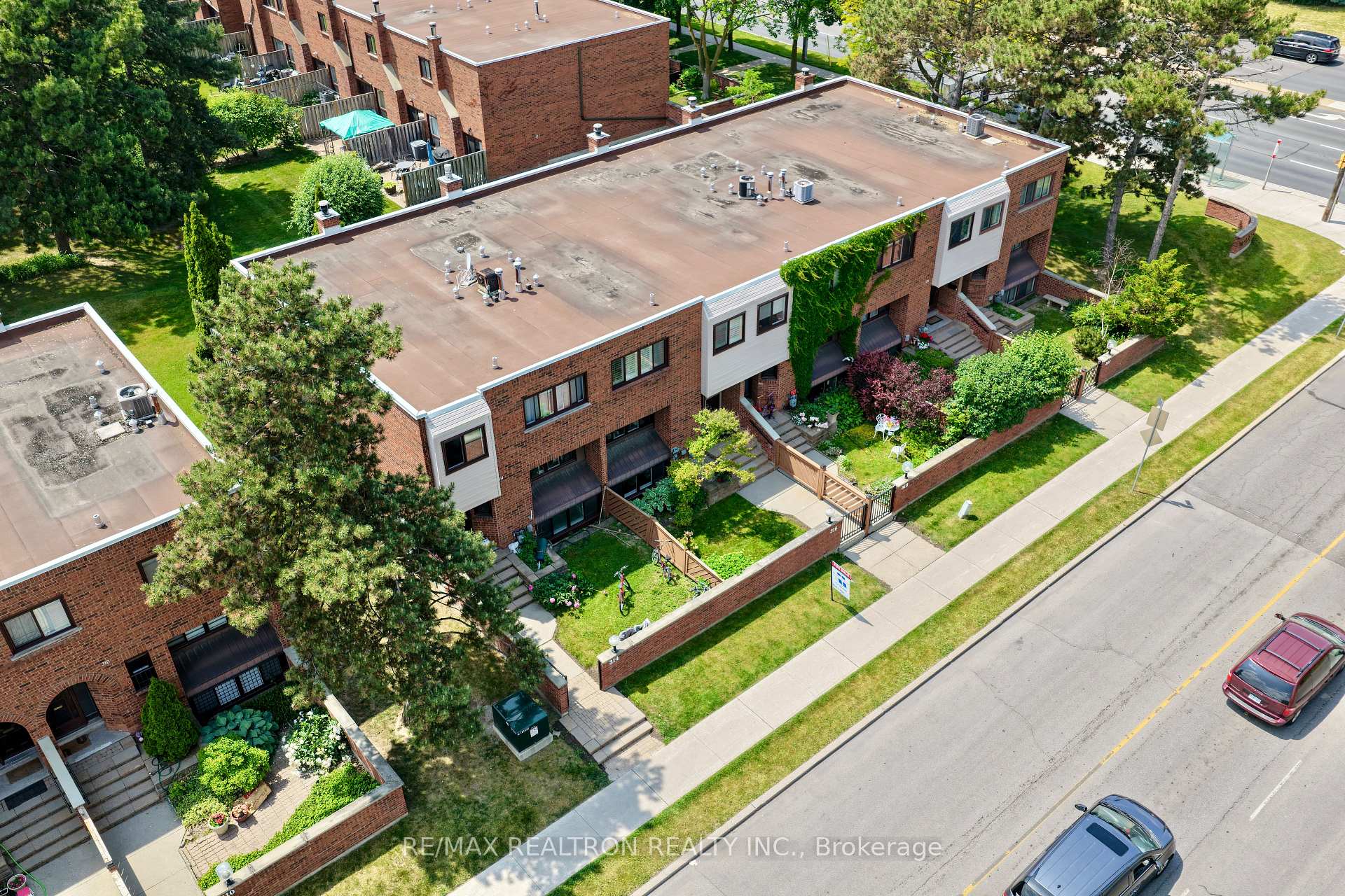 4 Bedrooms Condo at 316 Torresdale, Toronto For sale
