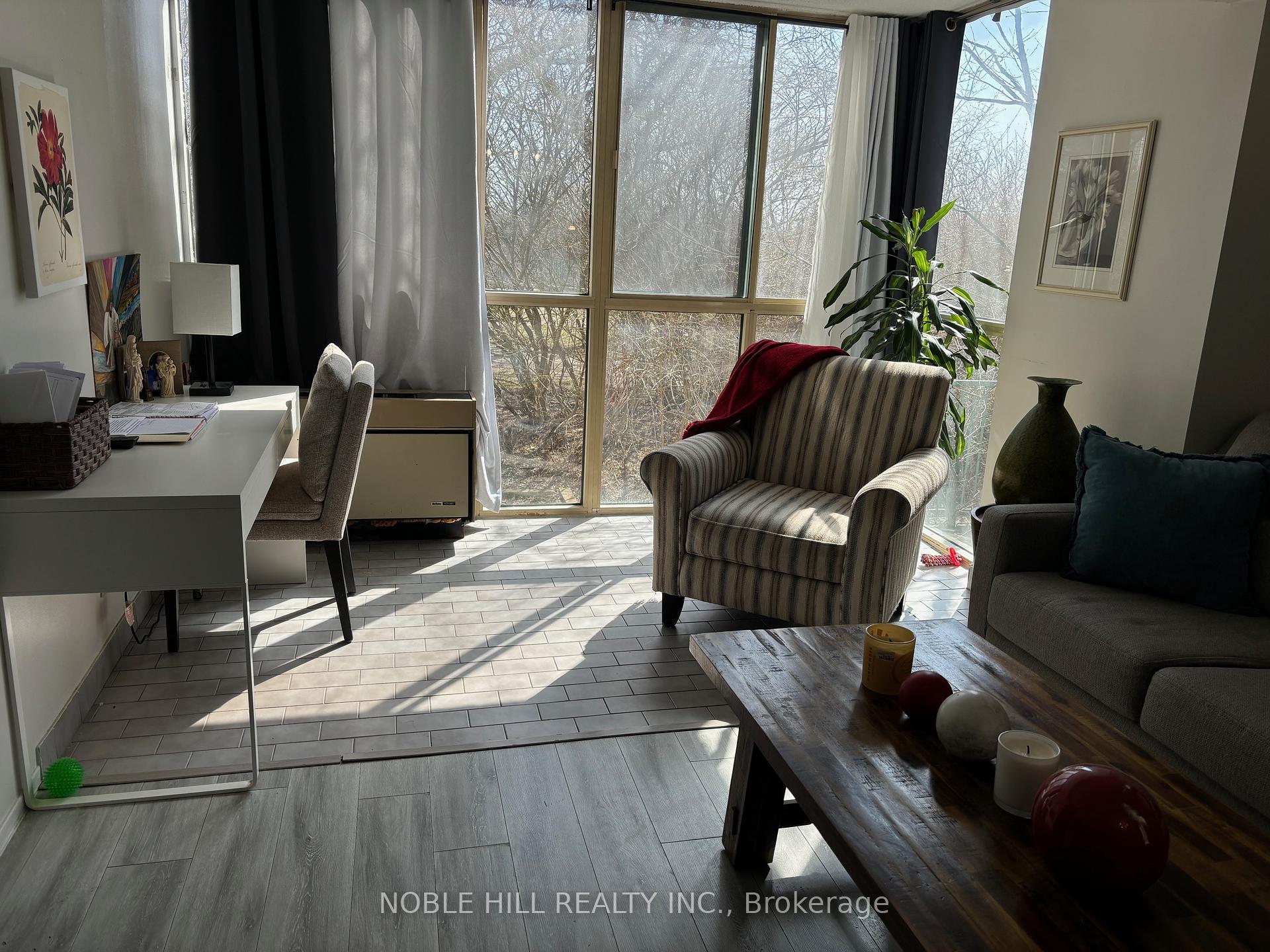 2 Bedrooms Condo at 61 markbrook,  Toronto For sale