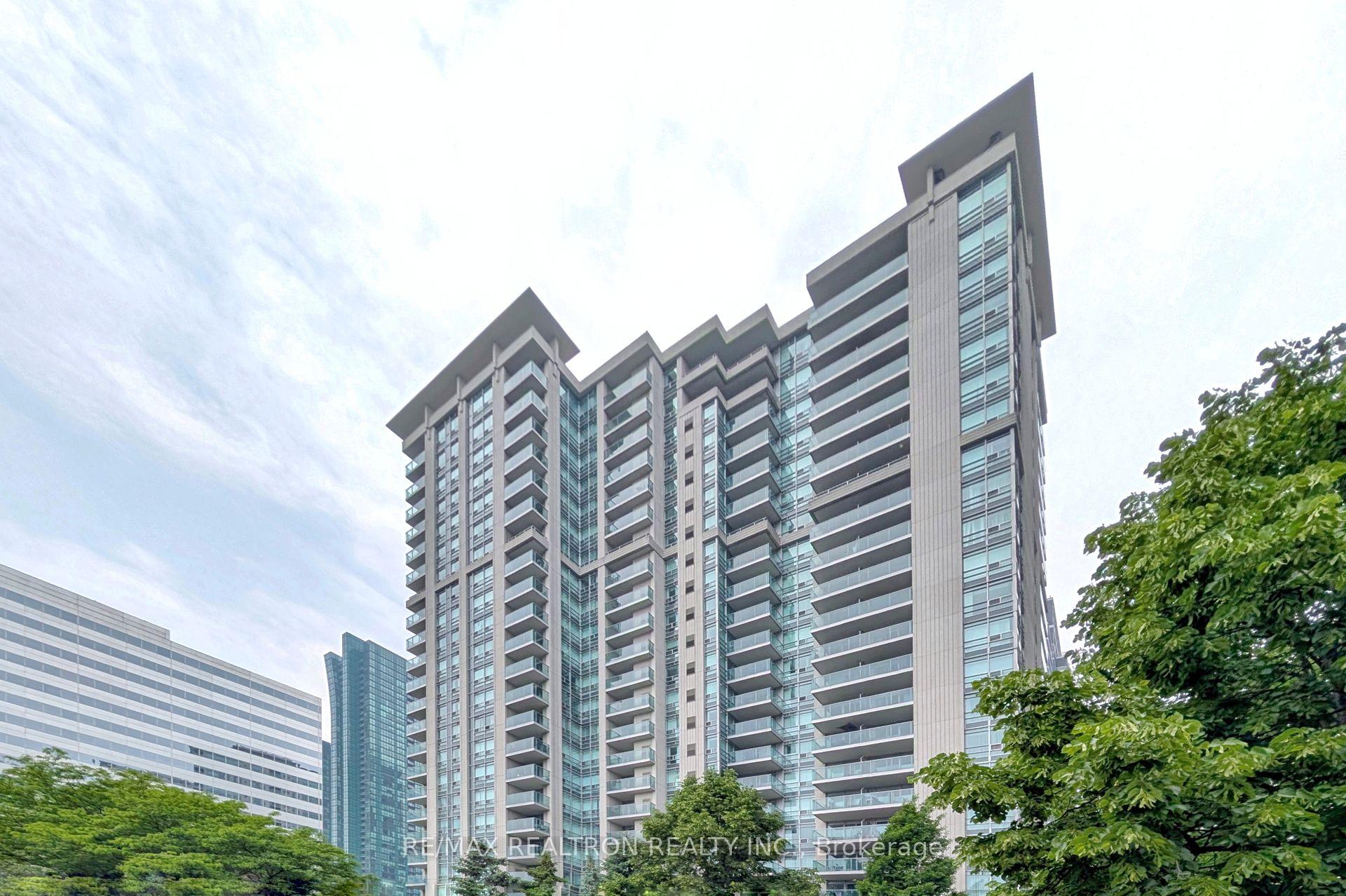 3 Bedrooms Condo at 35 Bales, Toronto For sale