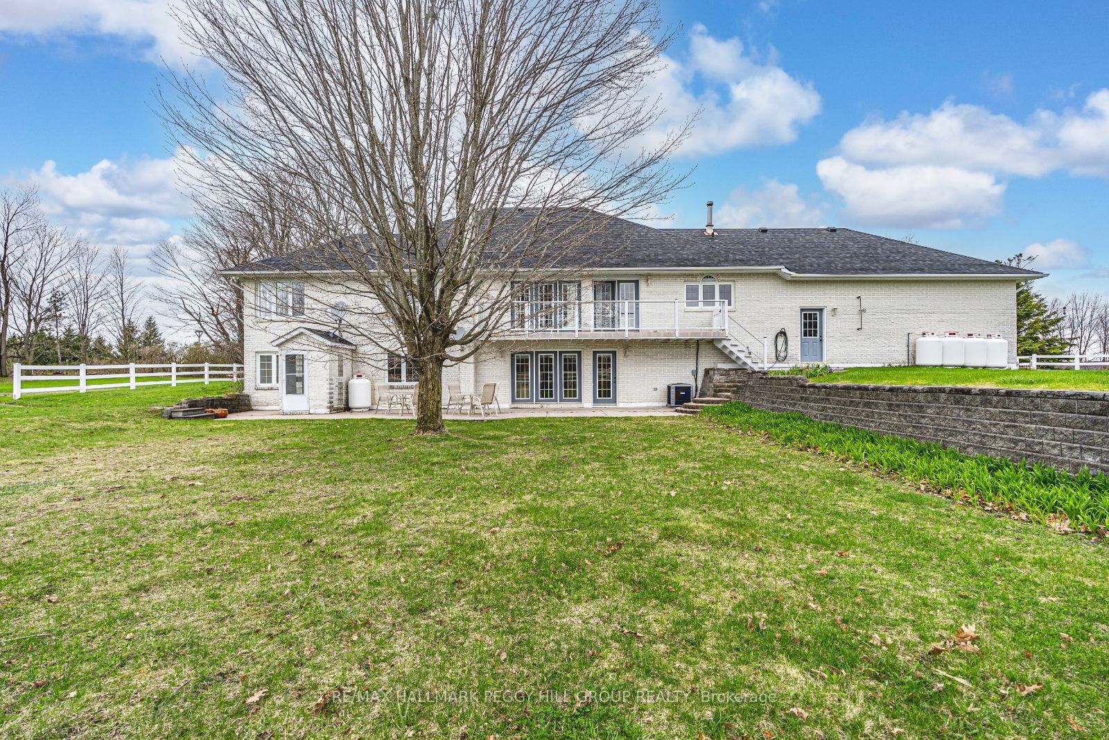 1331 Flos Road 3 E
