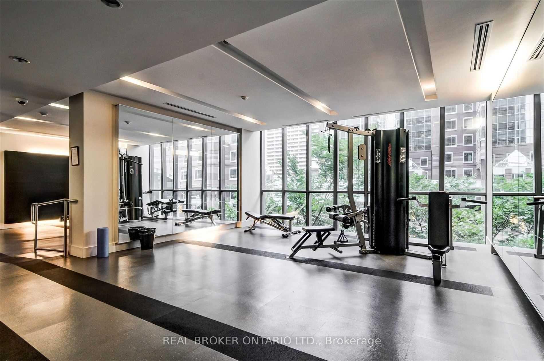 1 Bedroom Condo at 110 Charles, Toronto For sale