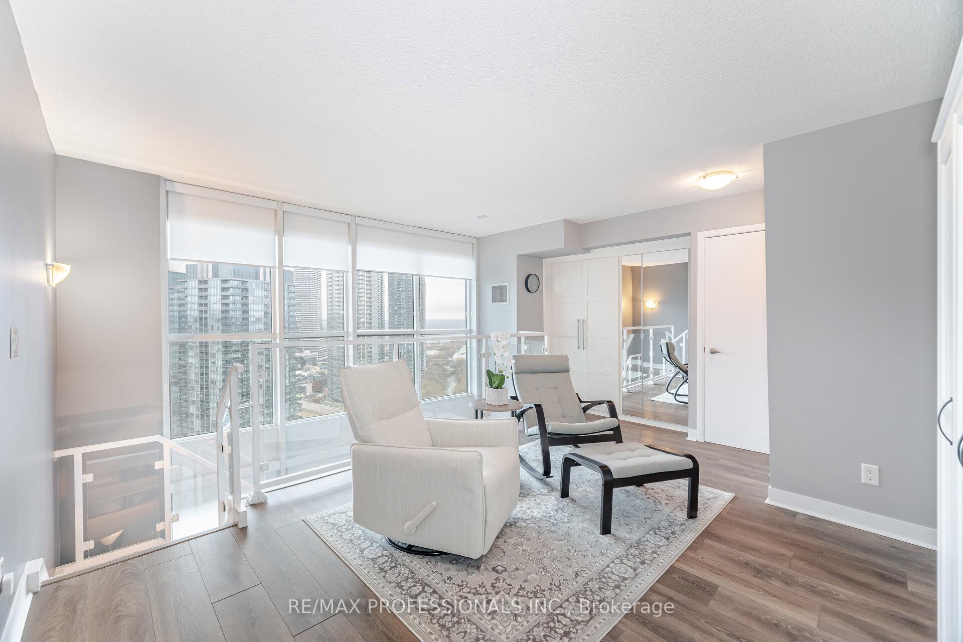 2 Bedrooms Condo at 155 Legion, Toronto For sale