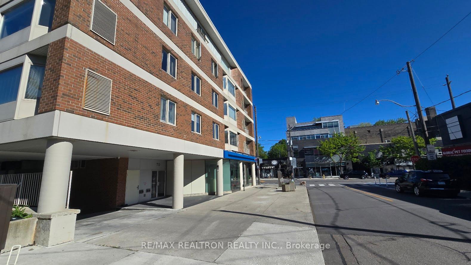 2 Bedrooms Condo at 70 Elmsthorpe, Toronto For sale