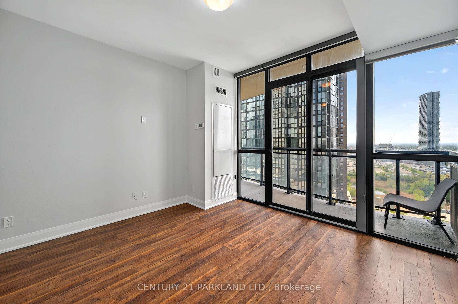 2 Bedrooms Condo at 2900 Highway 7, Vaughan For sale