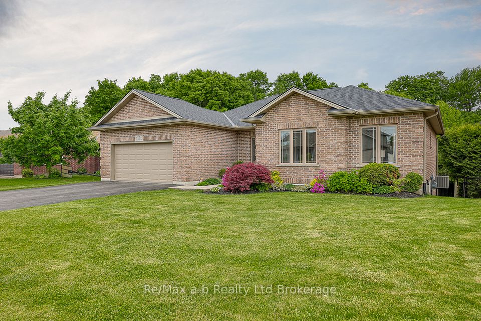 27 Shelton Drive, Ingersoll, ON N5C 4G9