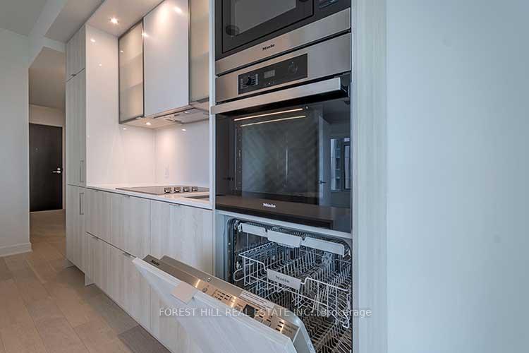 2 Bedrooms Condo at 11 Yorkville, Toronto For sale