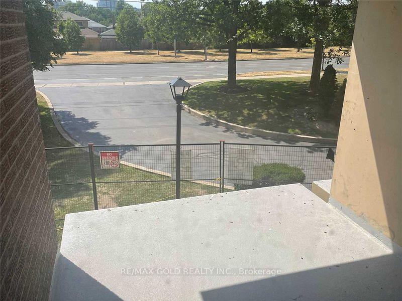 2 Bedrooms Condo at 2835 Islington,  Toronto For sale