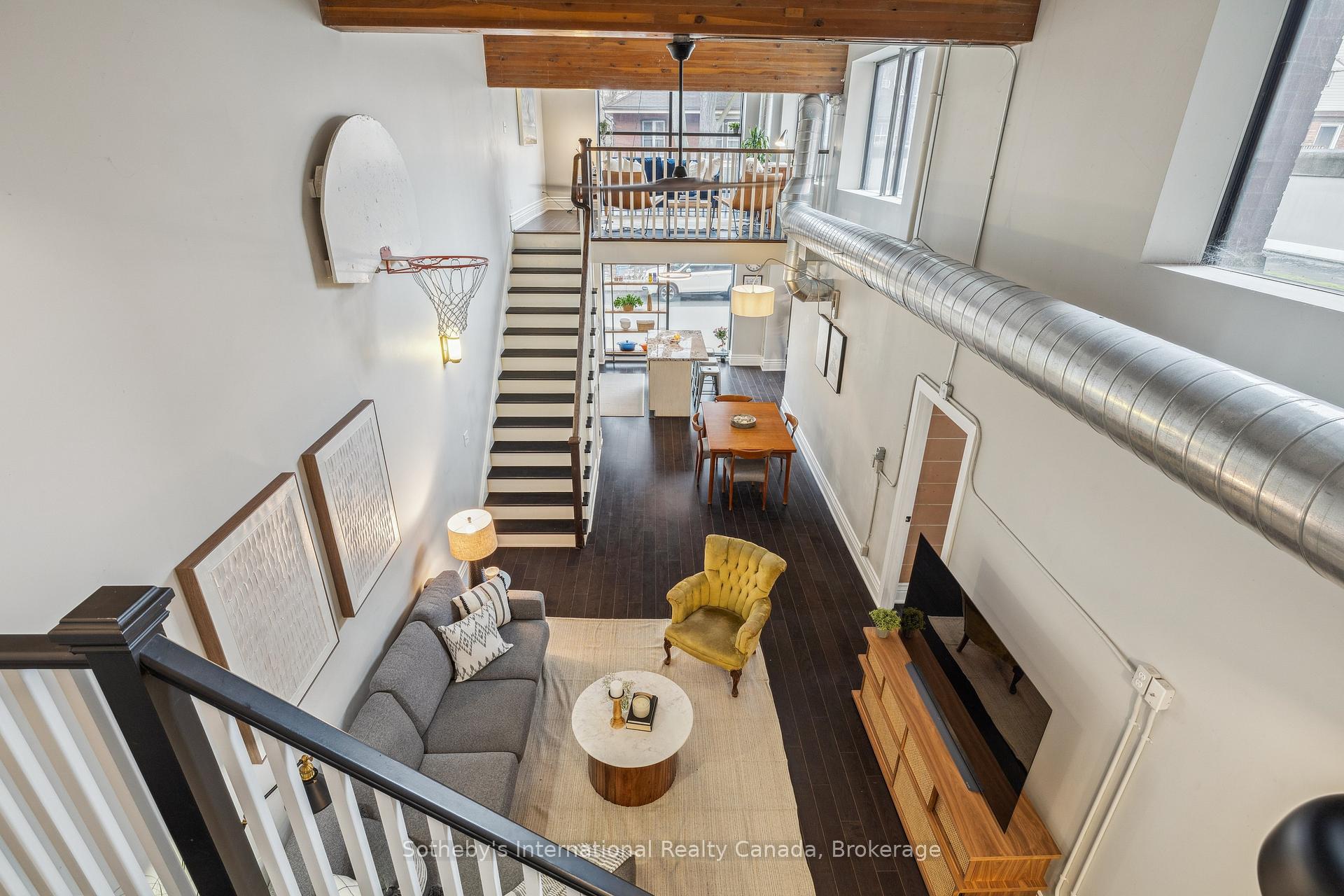 3 Bedrooms Condo at 200 Stinson, Hamilton For sale