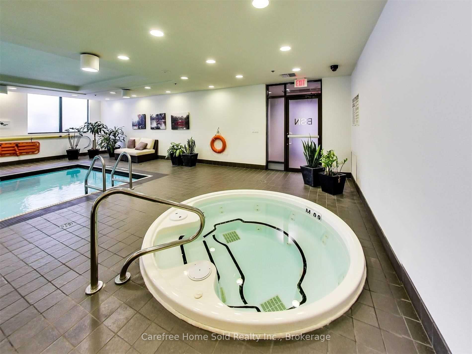 2 Bedrooms Condo at 35 Hayden, Toronto For sale