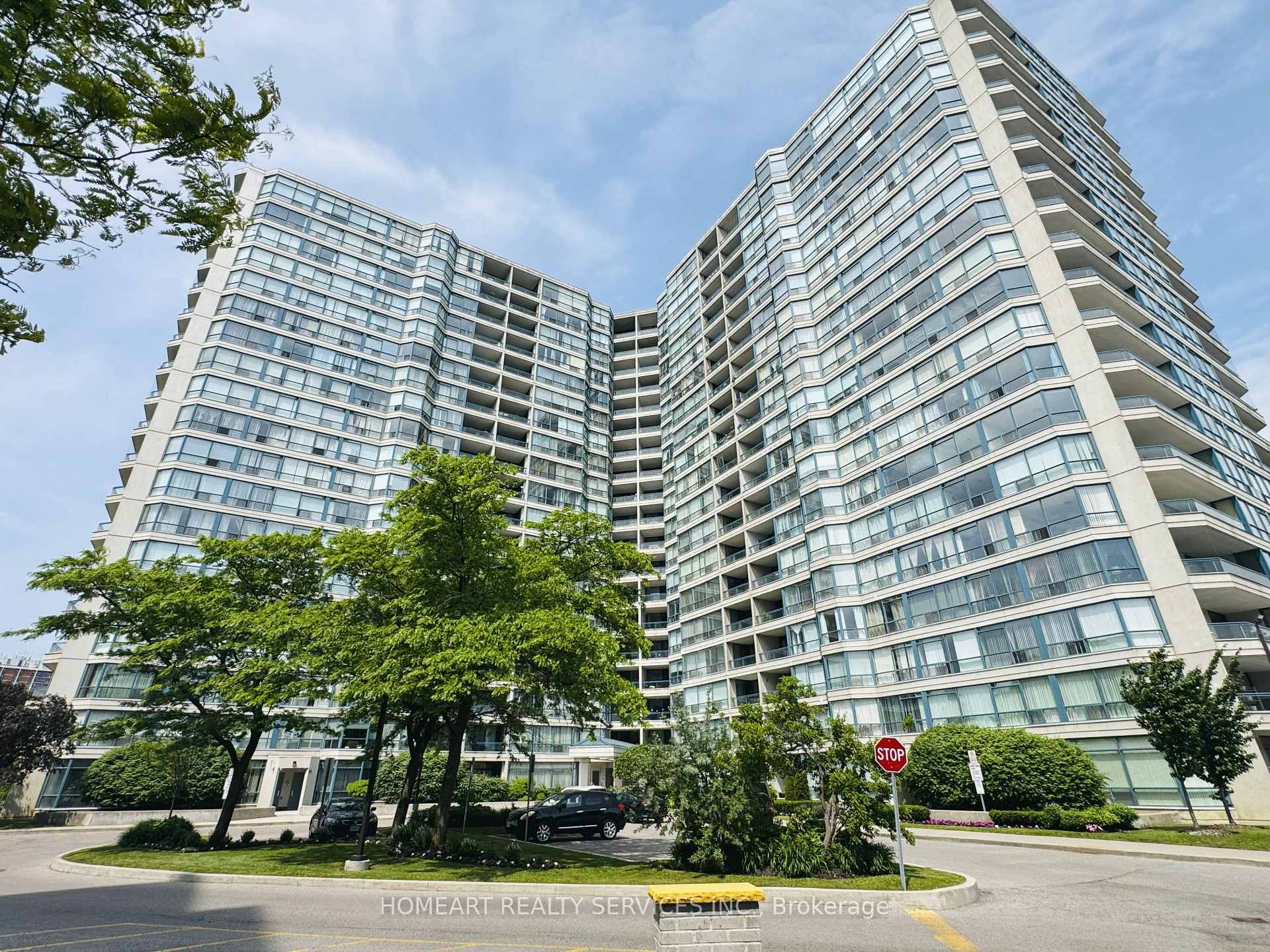 2 Bedrooms Condo at 4725 Sheppard, Toronto For sale