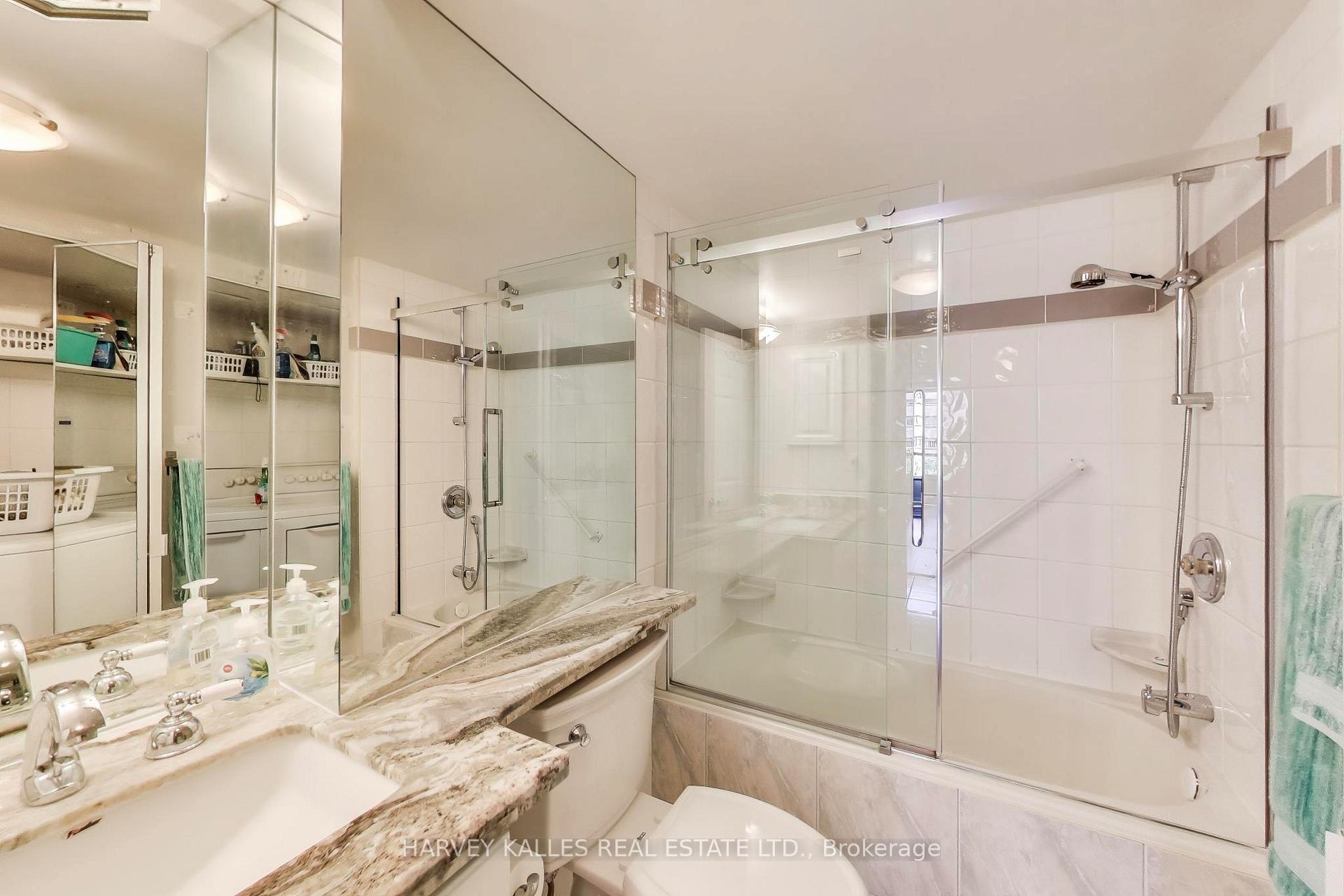 2 Bedrooms Condo at 33 Elmhurst, Toronto For sale