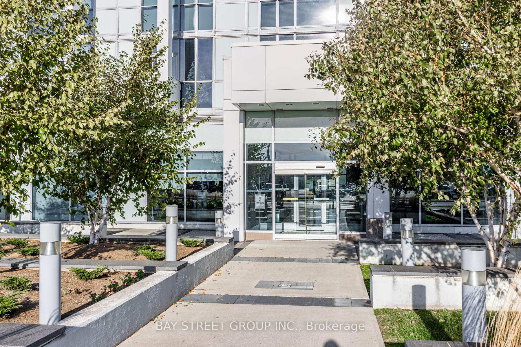 2 Bedrooms Condo at 55 Speers, Oakville For sale