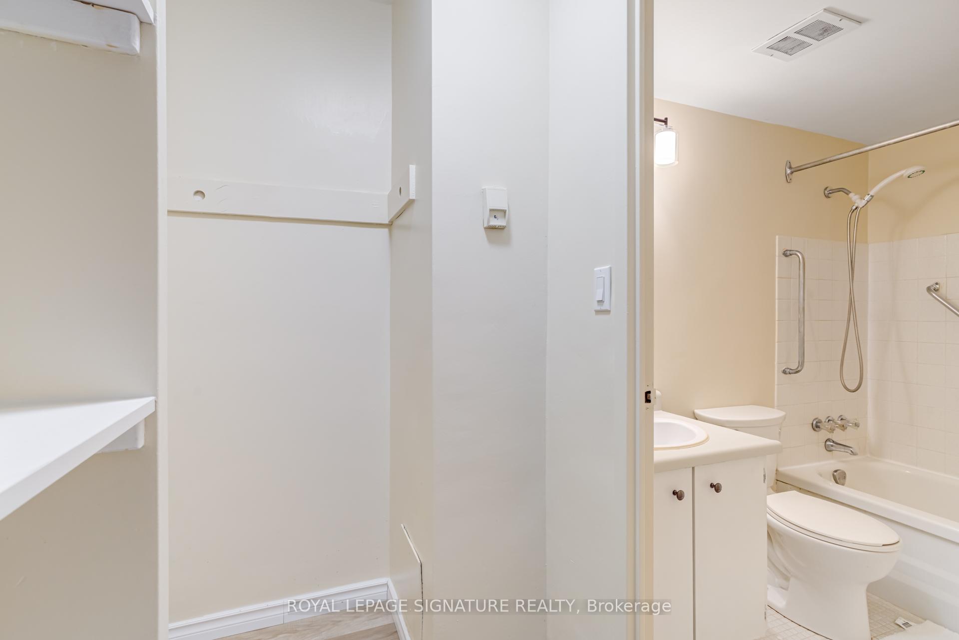 Condo at 40 Homewood, Toronto For sale