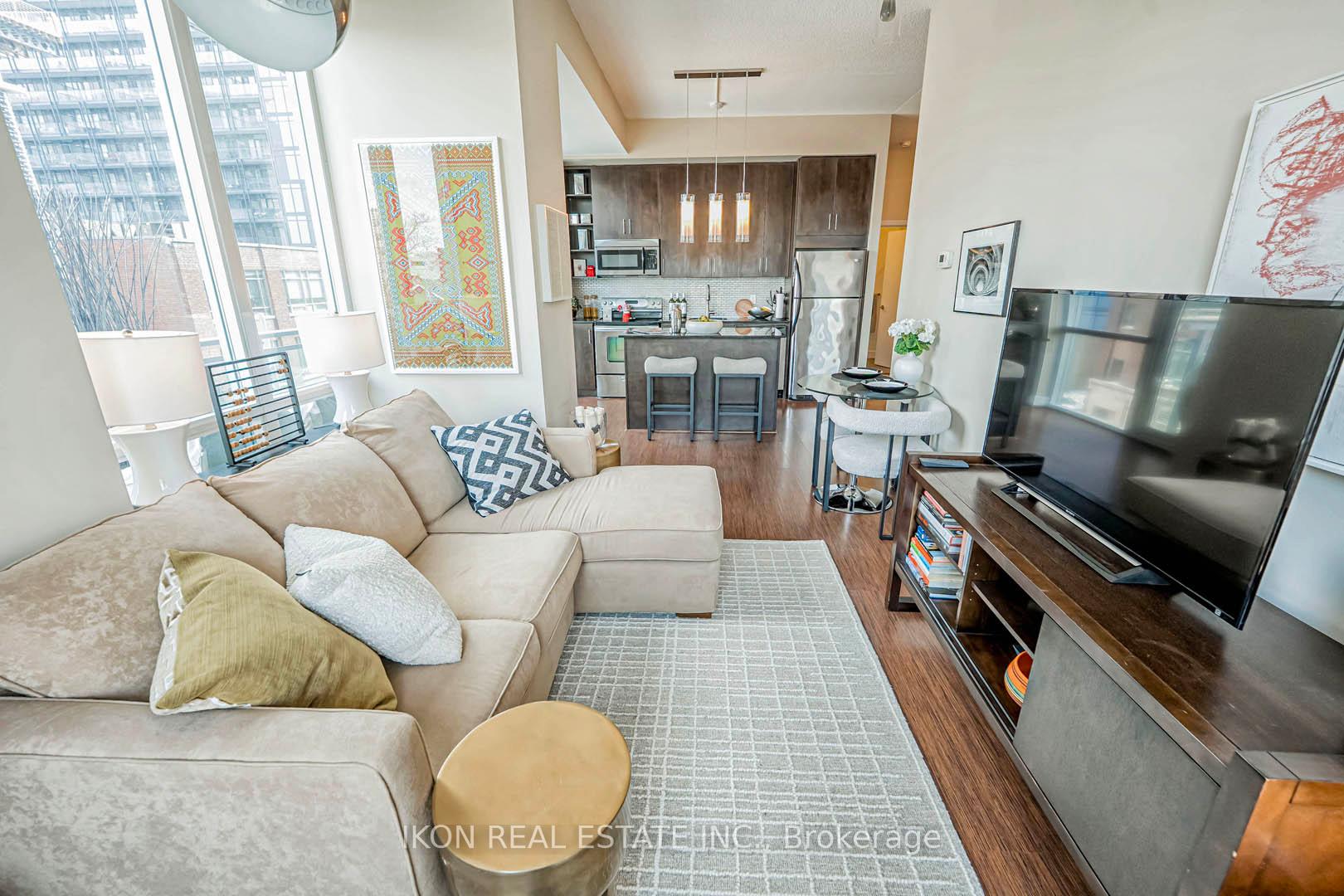 3 Bedrooms Condo at 116 George, Toronto For sale