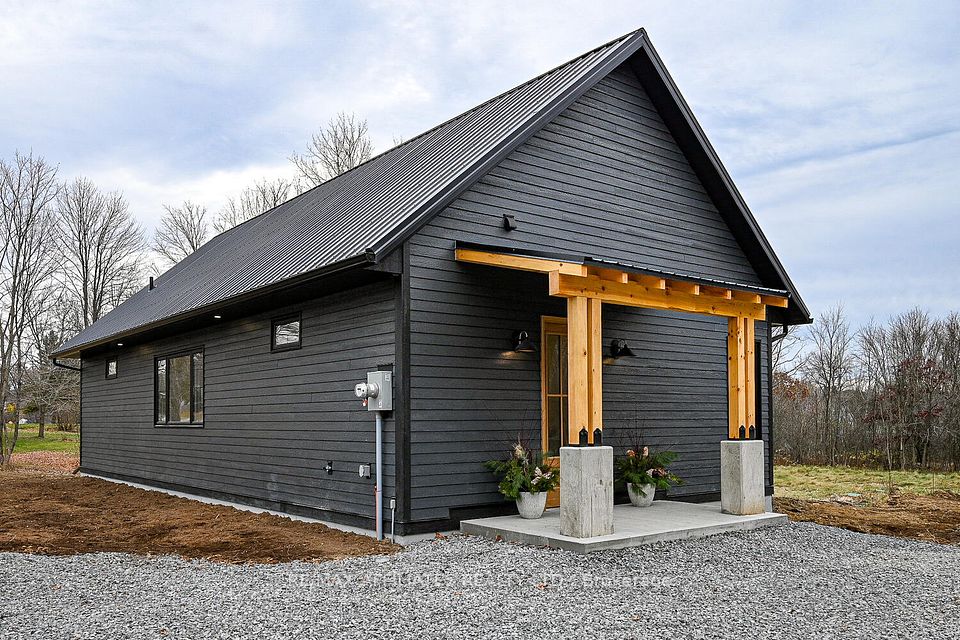 25 Carleton