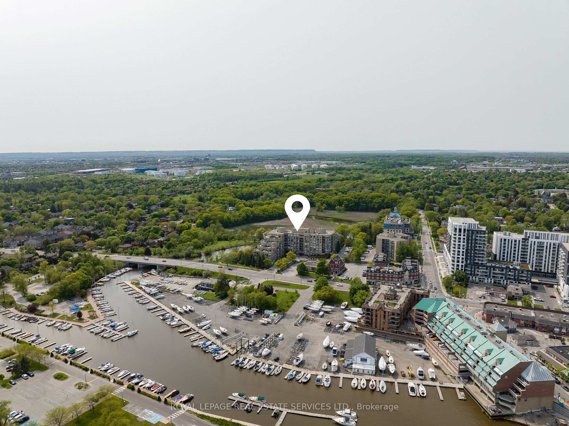 2 Bedrooms Condo at 2511 Lakeshore,  Oakville For sale