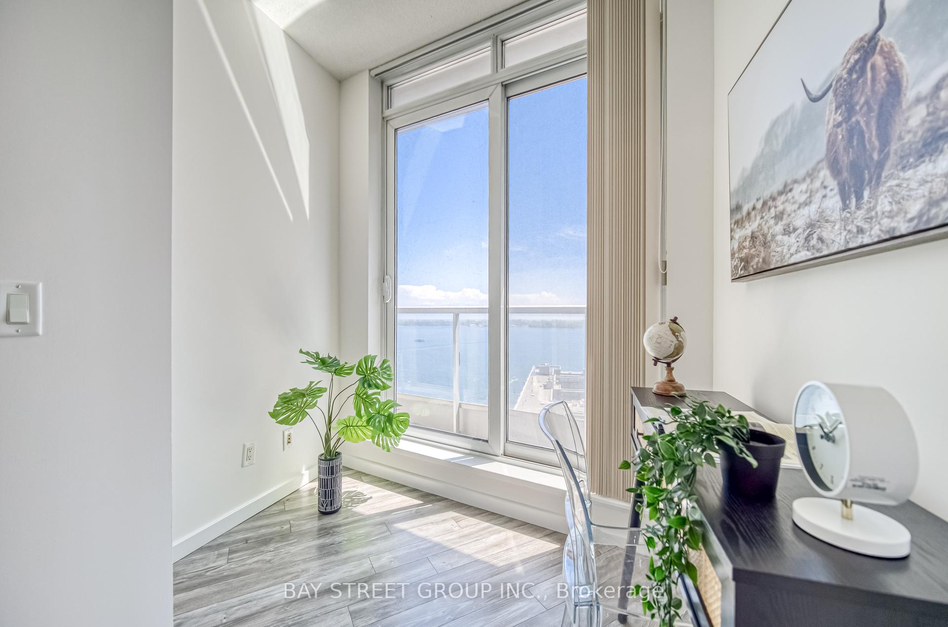 1 Bedroom Condo at 8 York, Toronto For sale