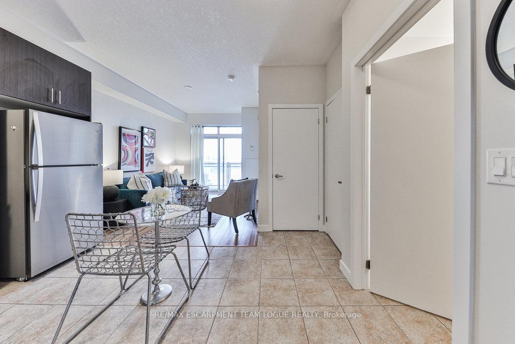 1 Bedroom Condo at 2490 Old Bronte,  Oakville For sale