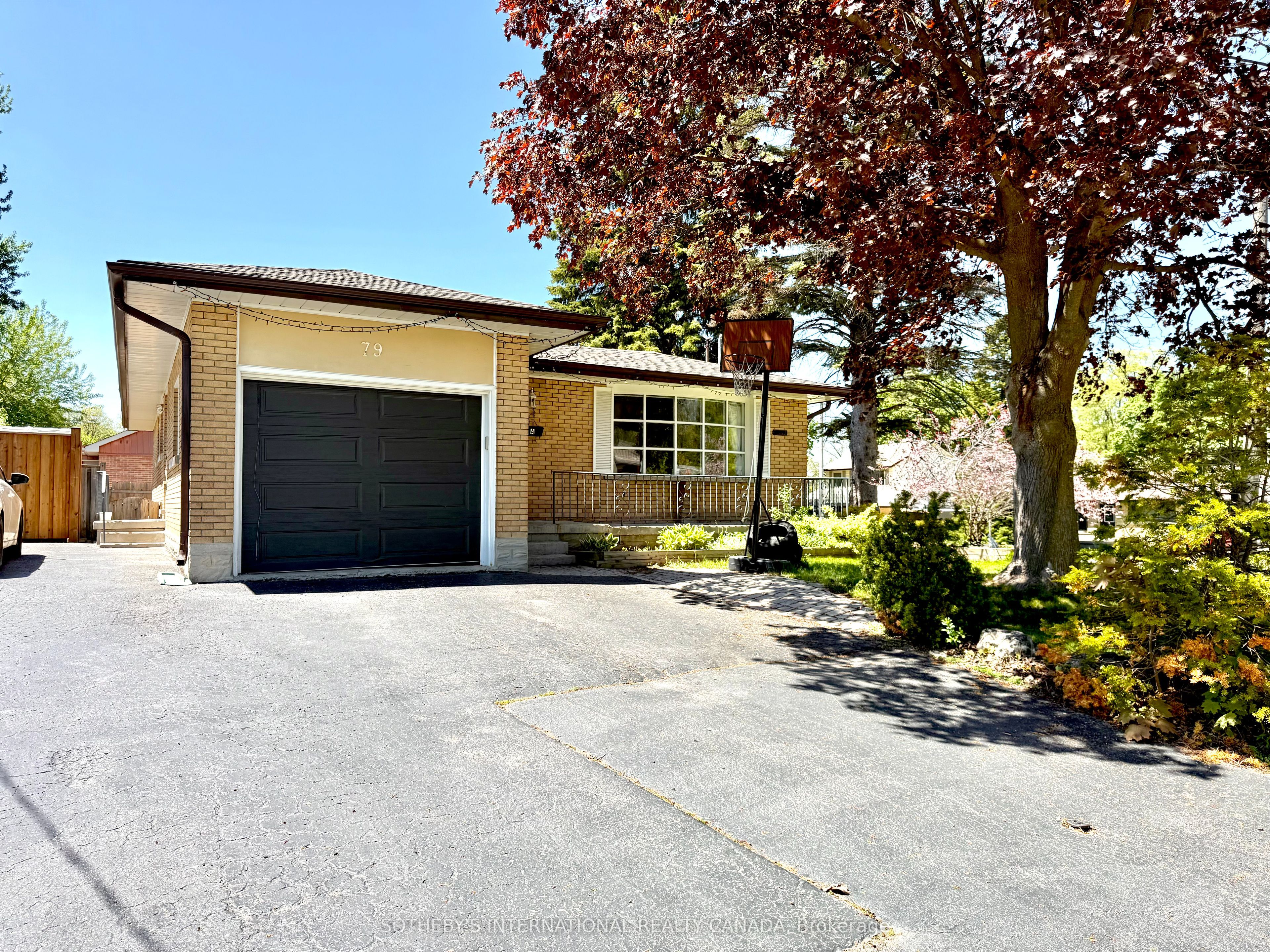 79 Ellis Crescent S