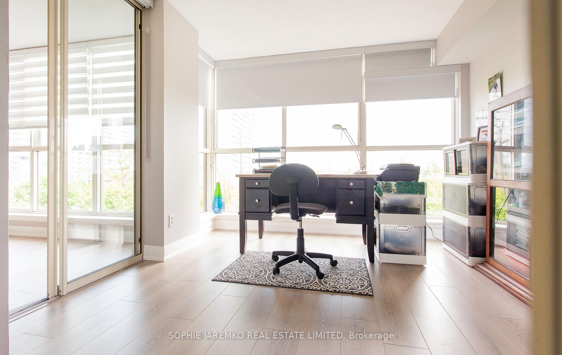 3 Bedrooms Condo at 22 Southport, Toronto For sale