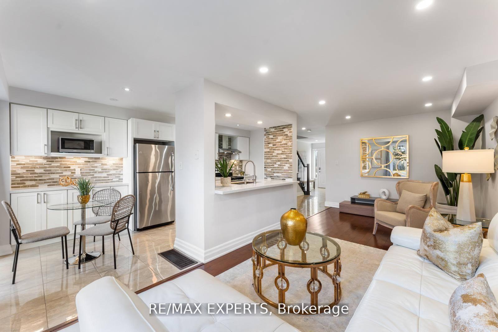 5 Bedrooms Condo at 1484 Torrington, Mississauga For sale