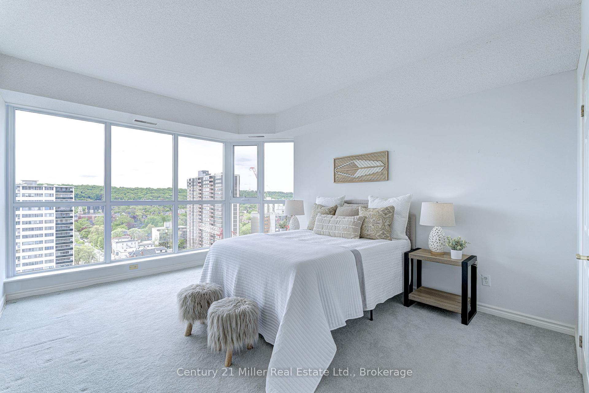2 Bedrooms Condo at 67 Caroline, Hamilton For sale