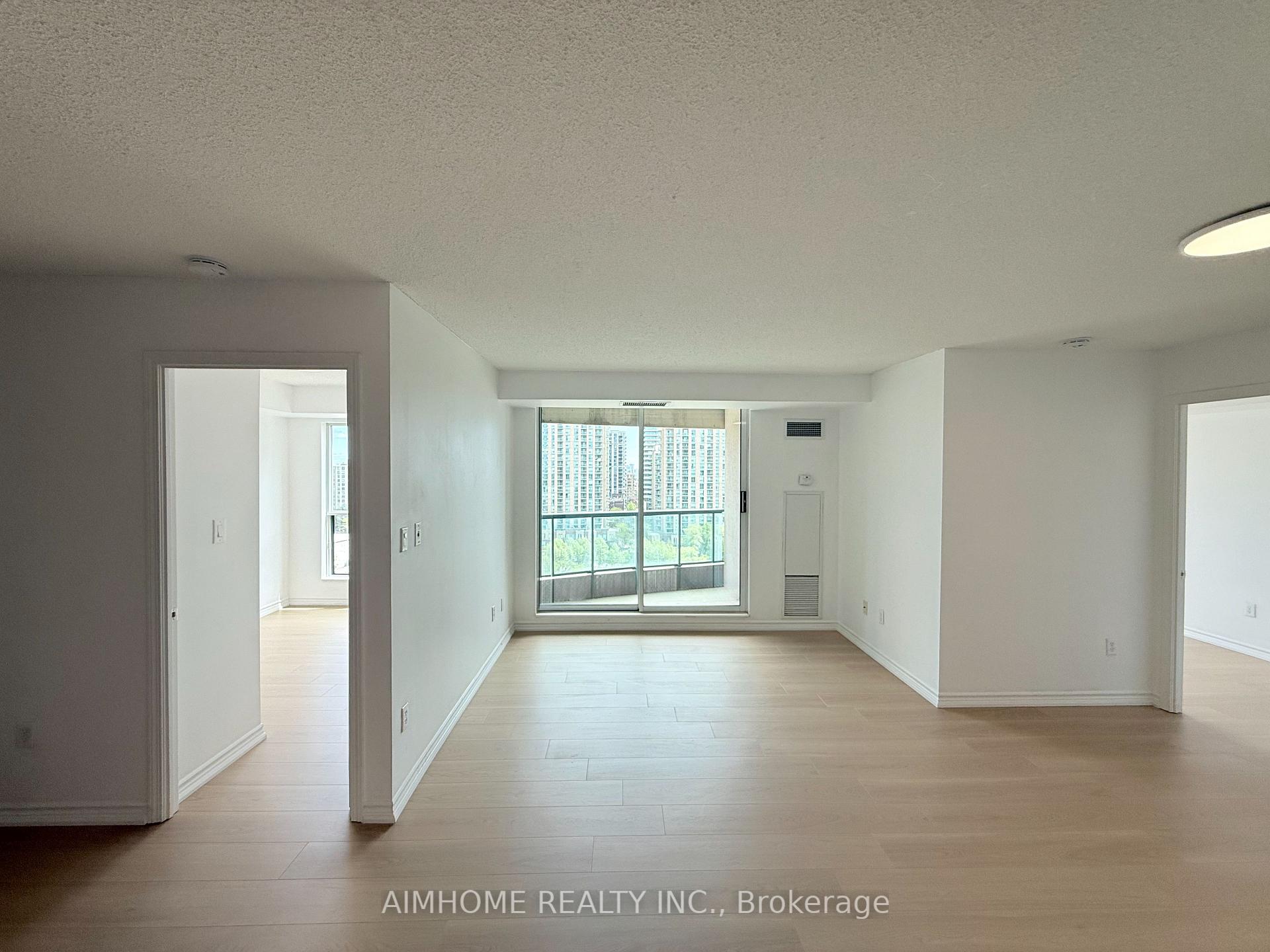 3 Bedrooms Condo at 7 Lorraine, Toronto For sale