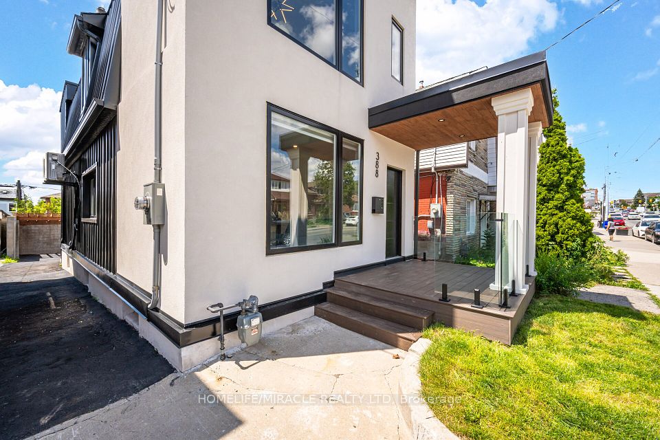 388 Oakwood