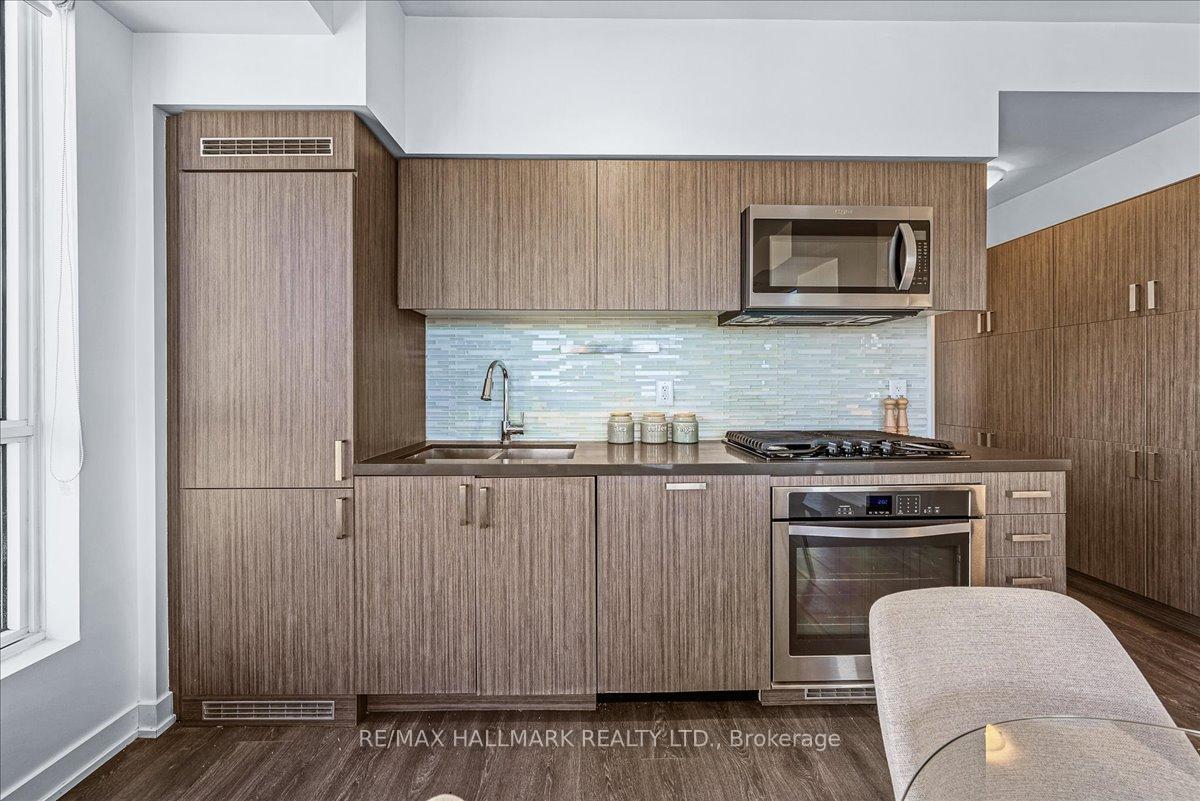 2 Bedrooms Condo at 501 St Clair, Toronto For sale
