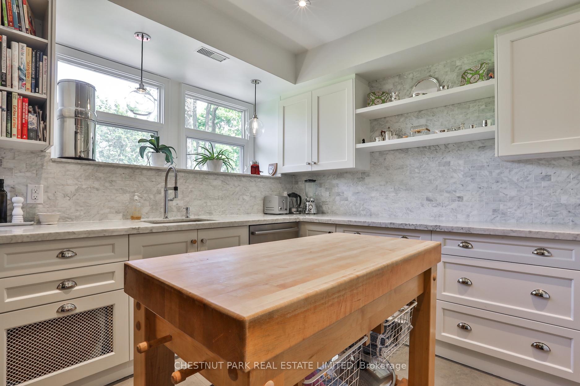 2 Bedrooms Condo at 89 Elm, Toronto For sale