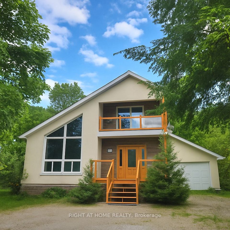 2384 Champlain