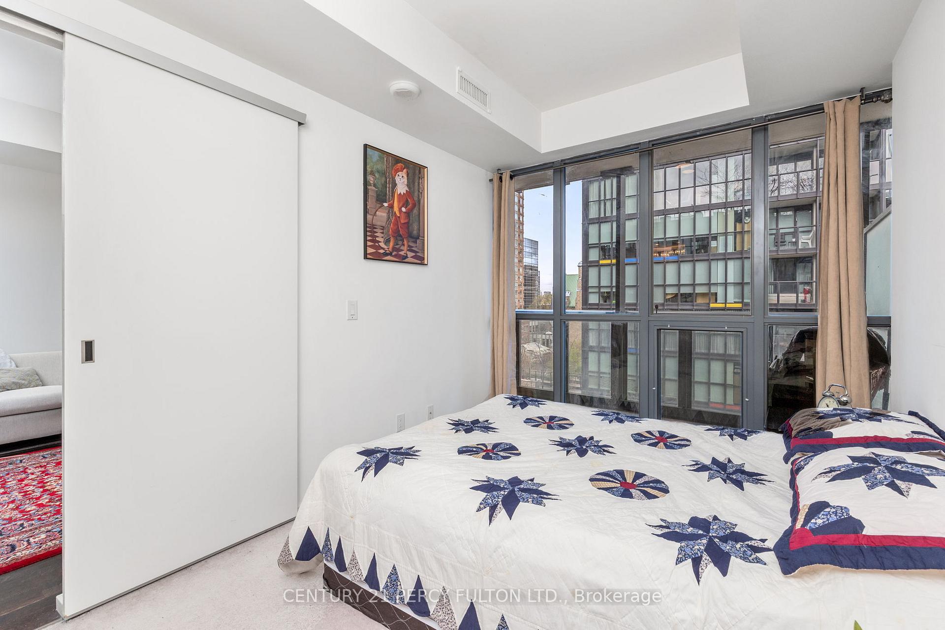 2 Bedrooms Condo at 101 Charles, Toronto For sale
