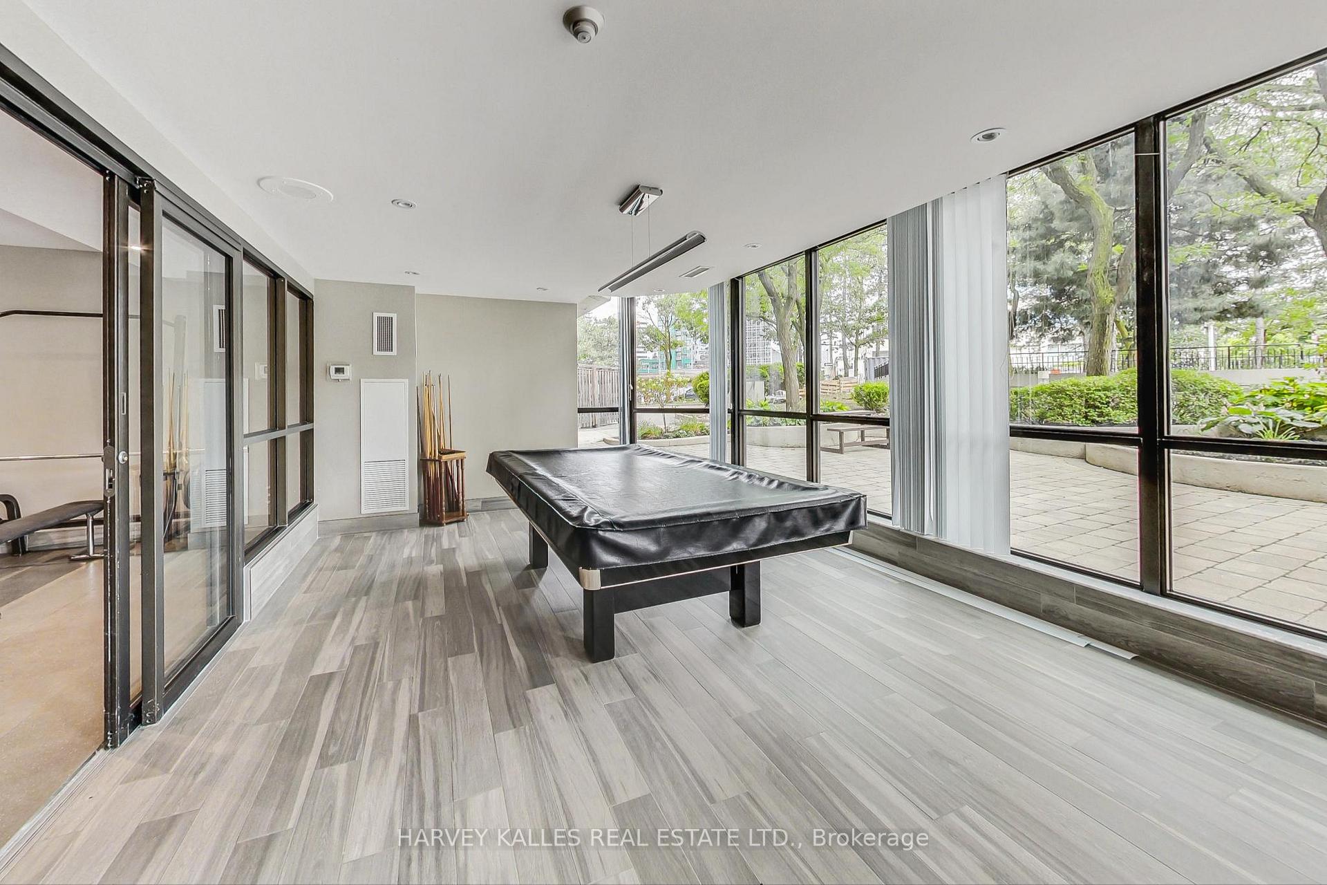 2 Bedrooms Condo at 33 Elmhurst, Toronto For sale