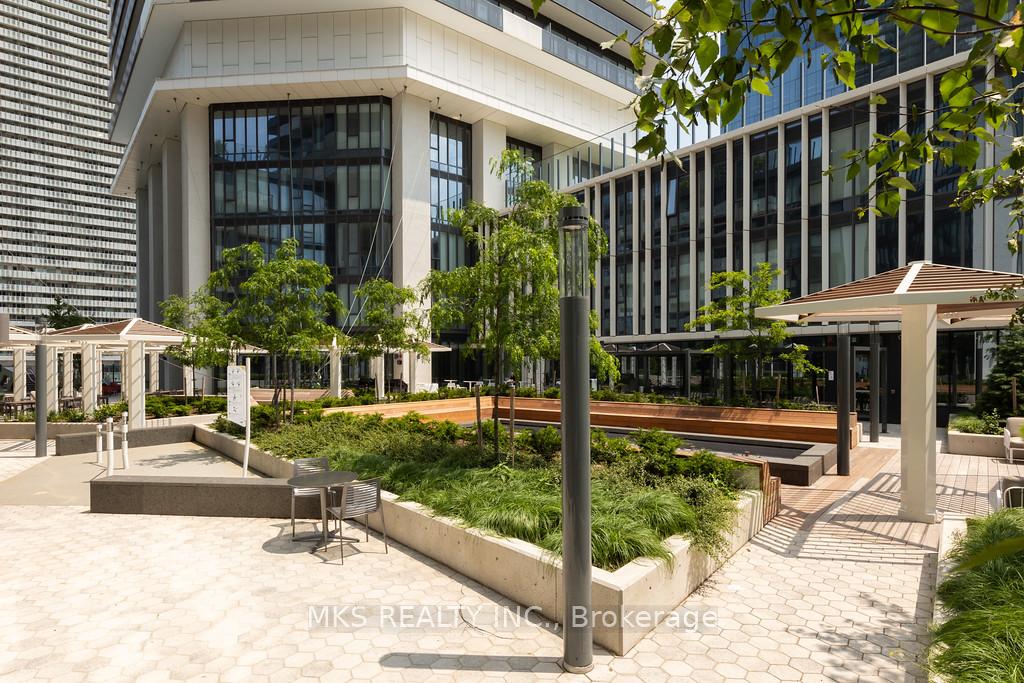3 Bedrooms Condo at 138 Downes,  Toronto For sale