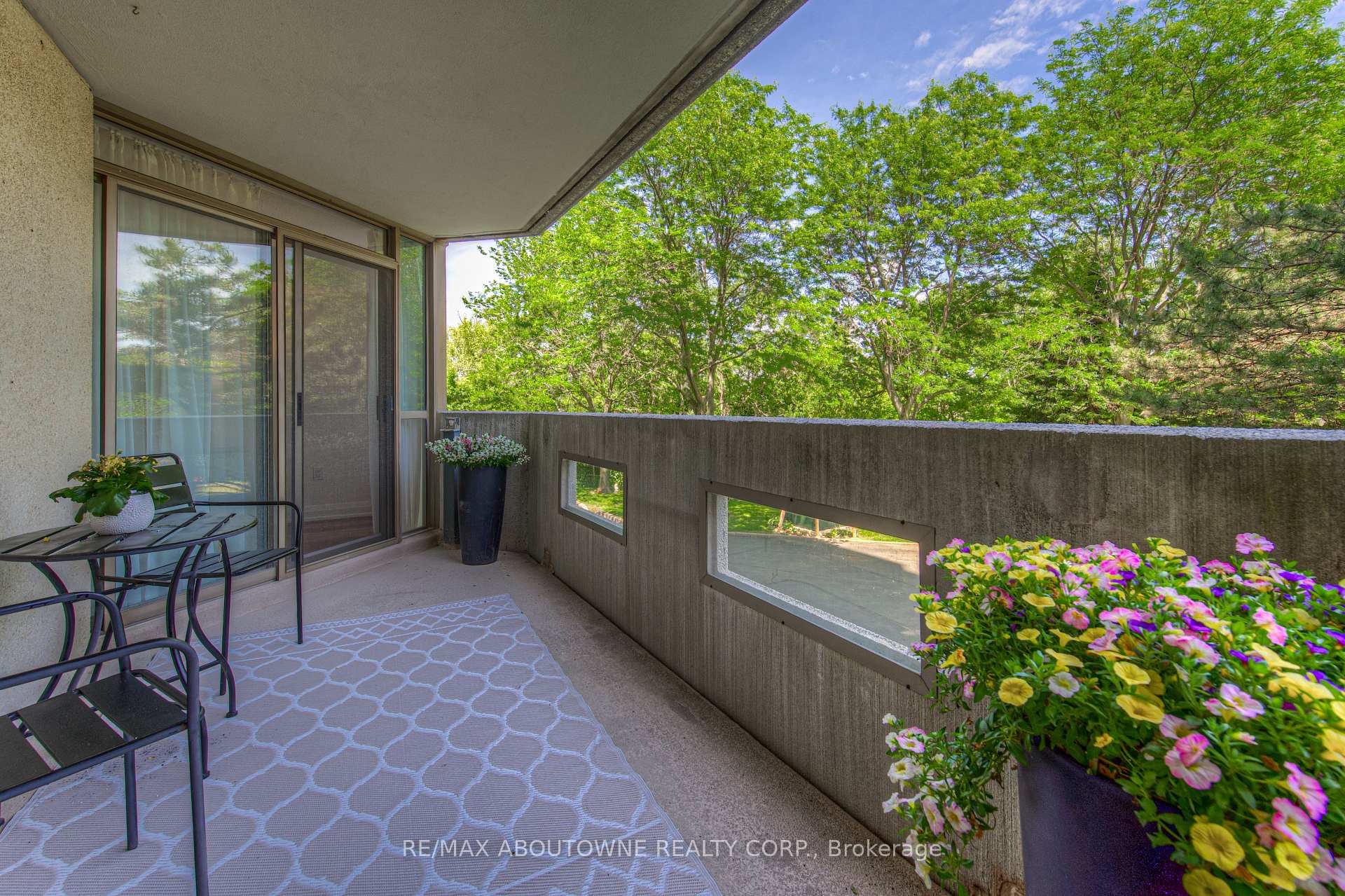 1 Bedroom Condo at 5090 Pinedale, Burlington For sale