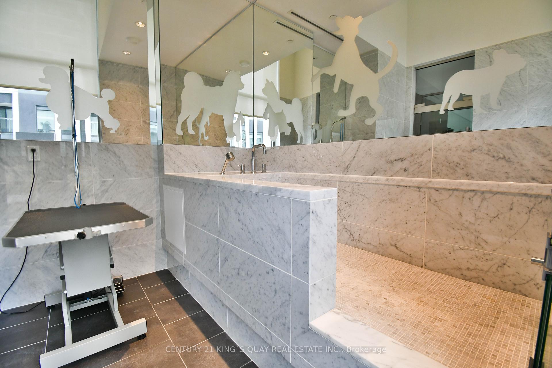 2 Bedrooms Condo at 117 McMahon,  Toronto For sale