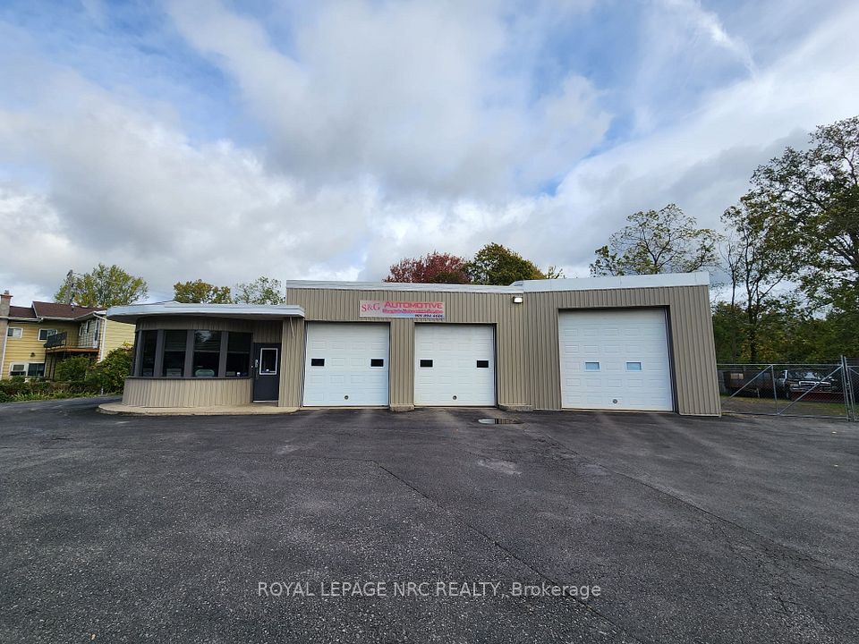 208 Ridge