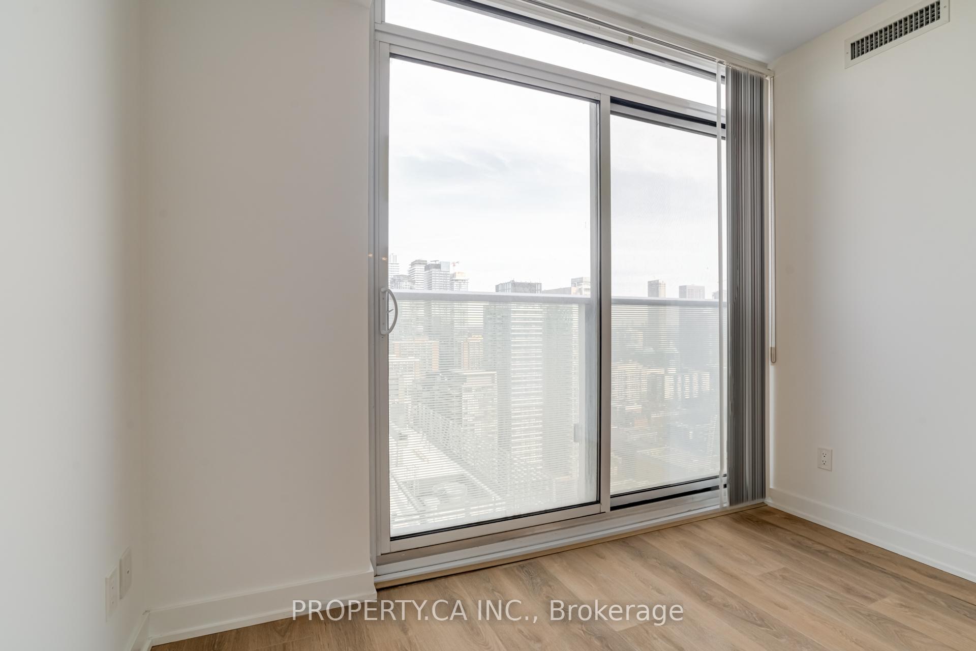 2 Bedrooms Condo at 501 Yonge, Toronto For sale