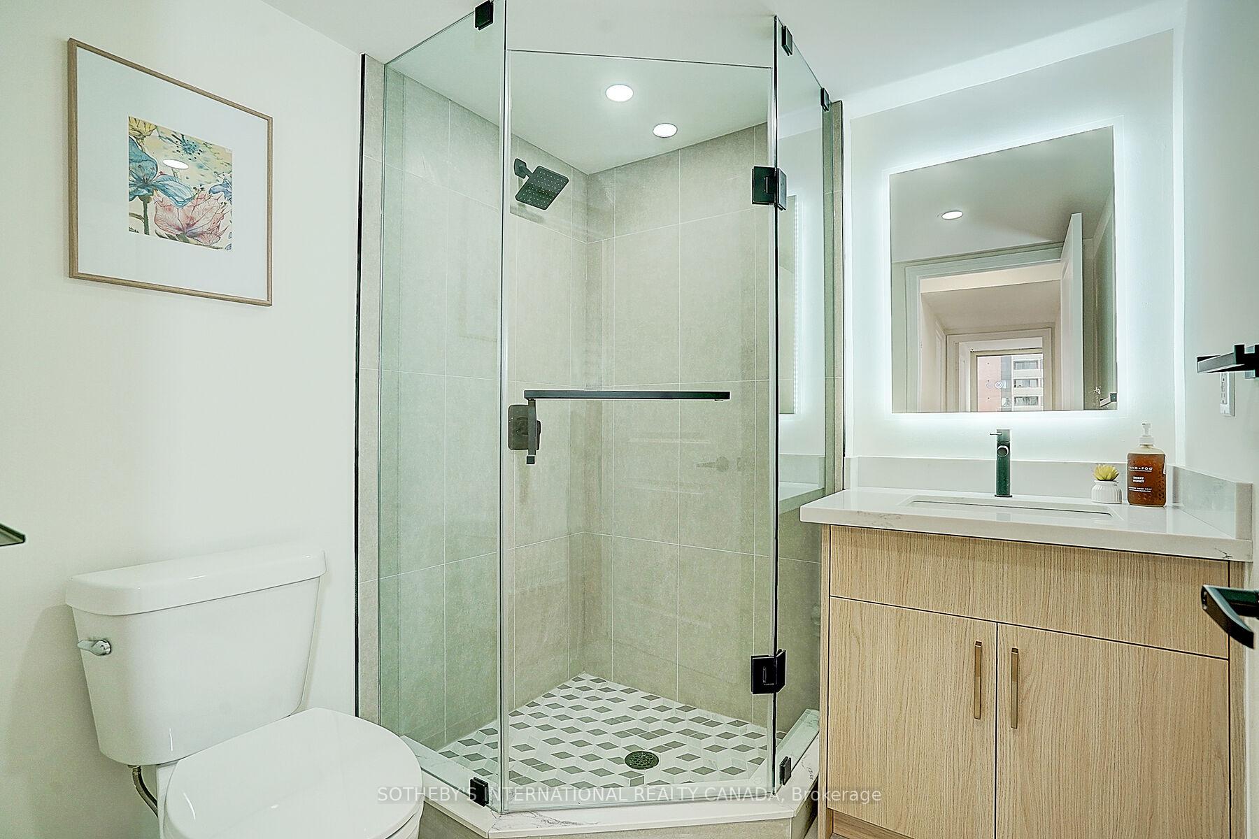 2 Bedrooms Condo at 1240 Marlborough, Oakville For sale