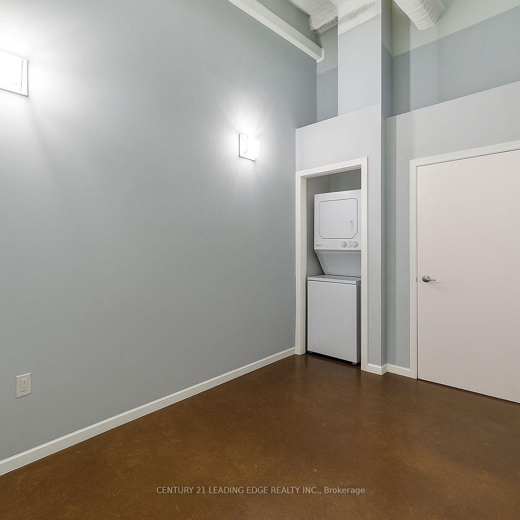 1 Bedroom Condo at 11 Rebecca, Hamilton For sale