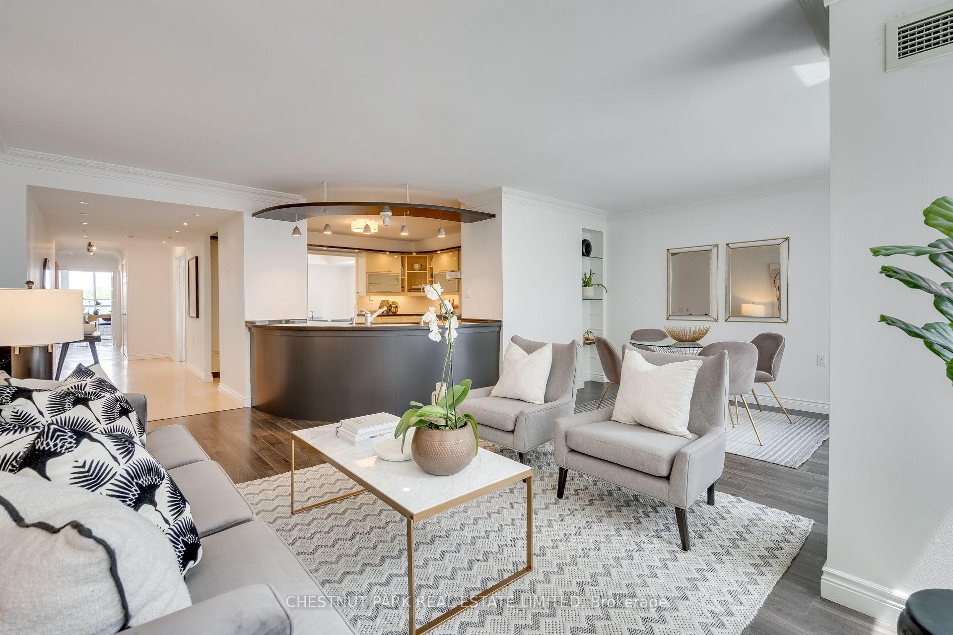 3 Bedrooms Condo at 388 Bloor, Toronto For sale