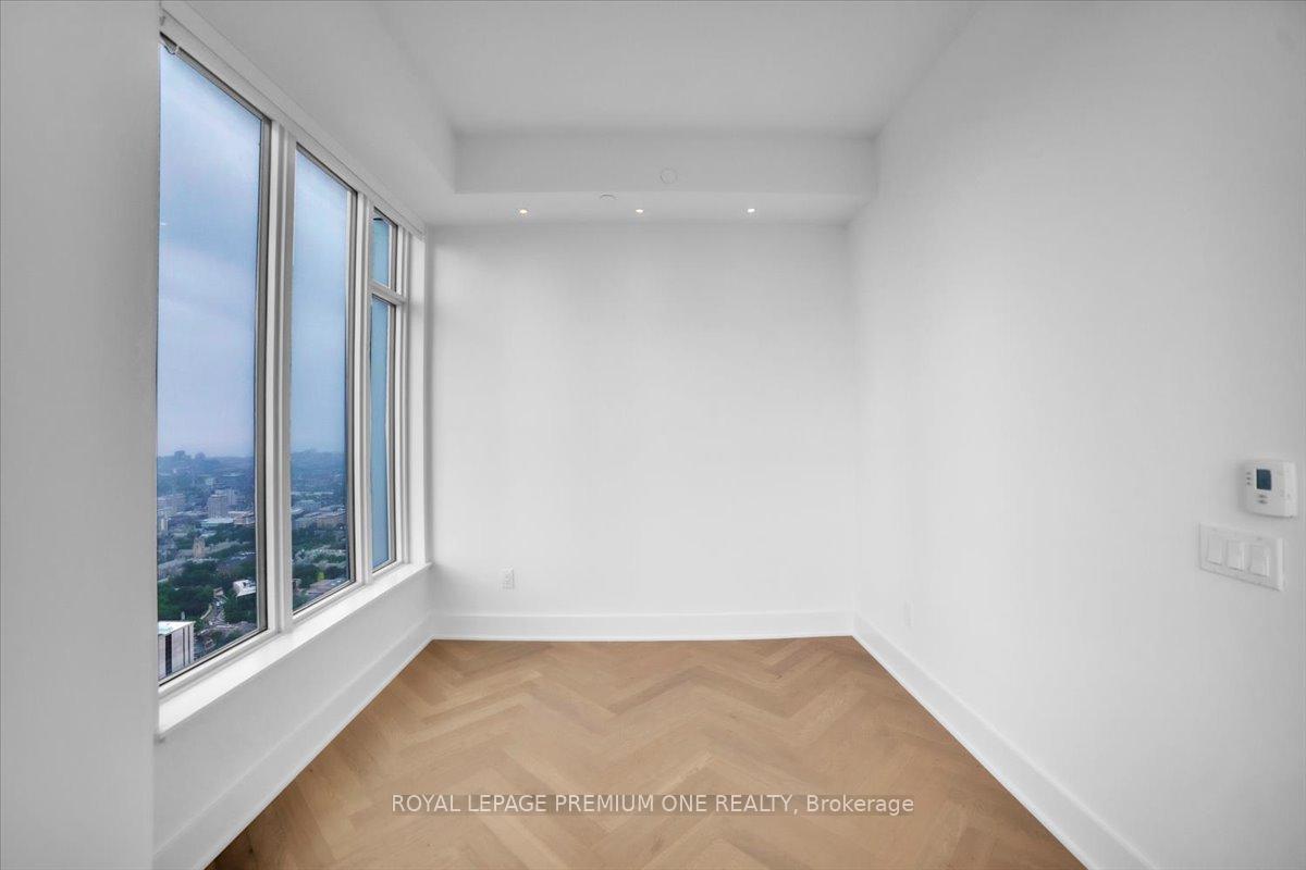 2 Bedrooms Condo at 11 Yorkville, Toronto For sale