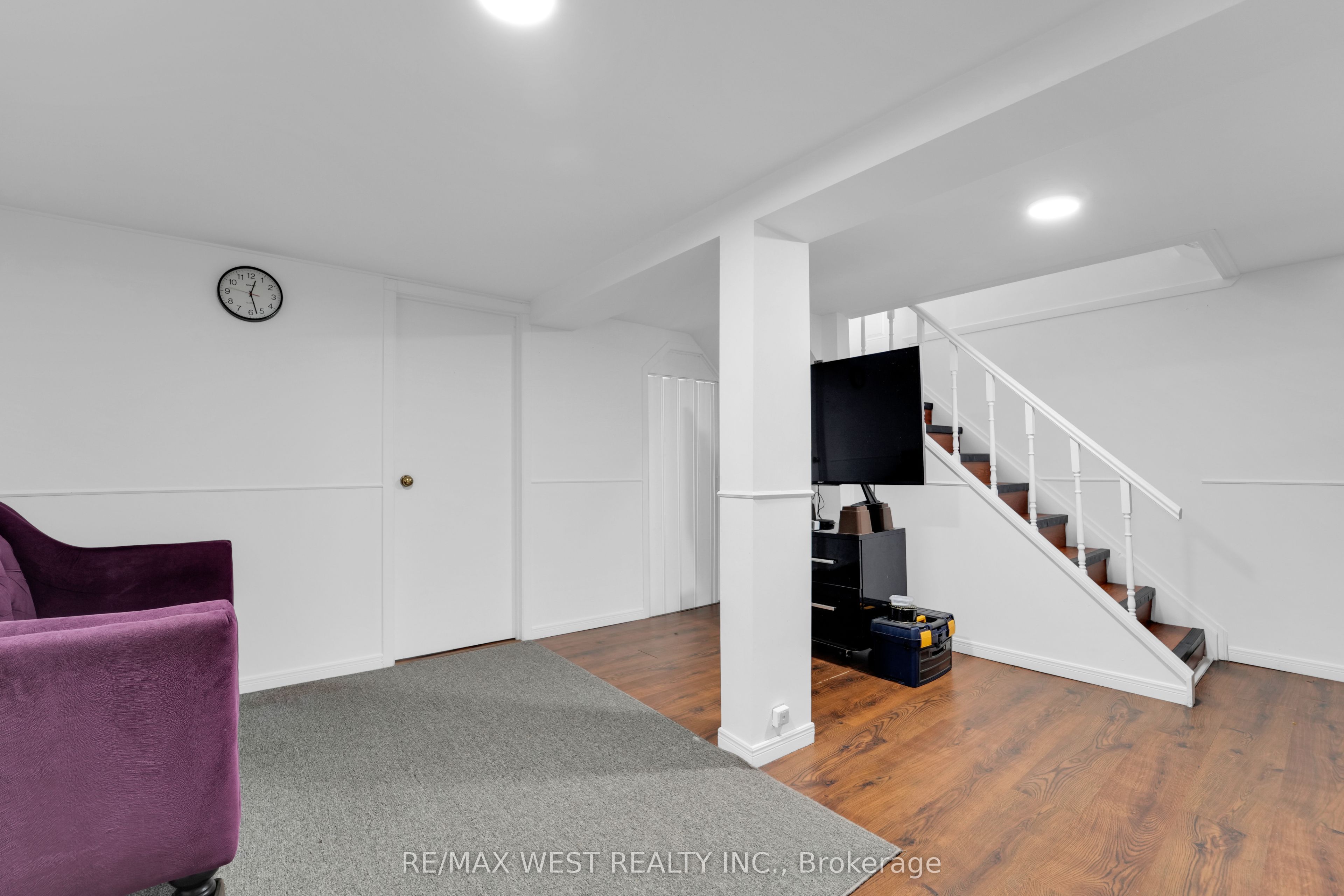 18 Jasmine Square