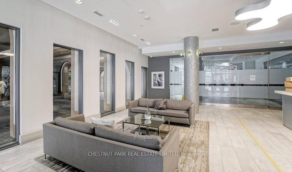 525 Adelaide Street W, #701