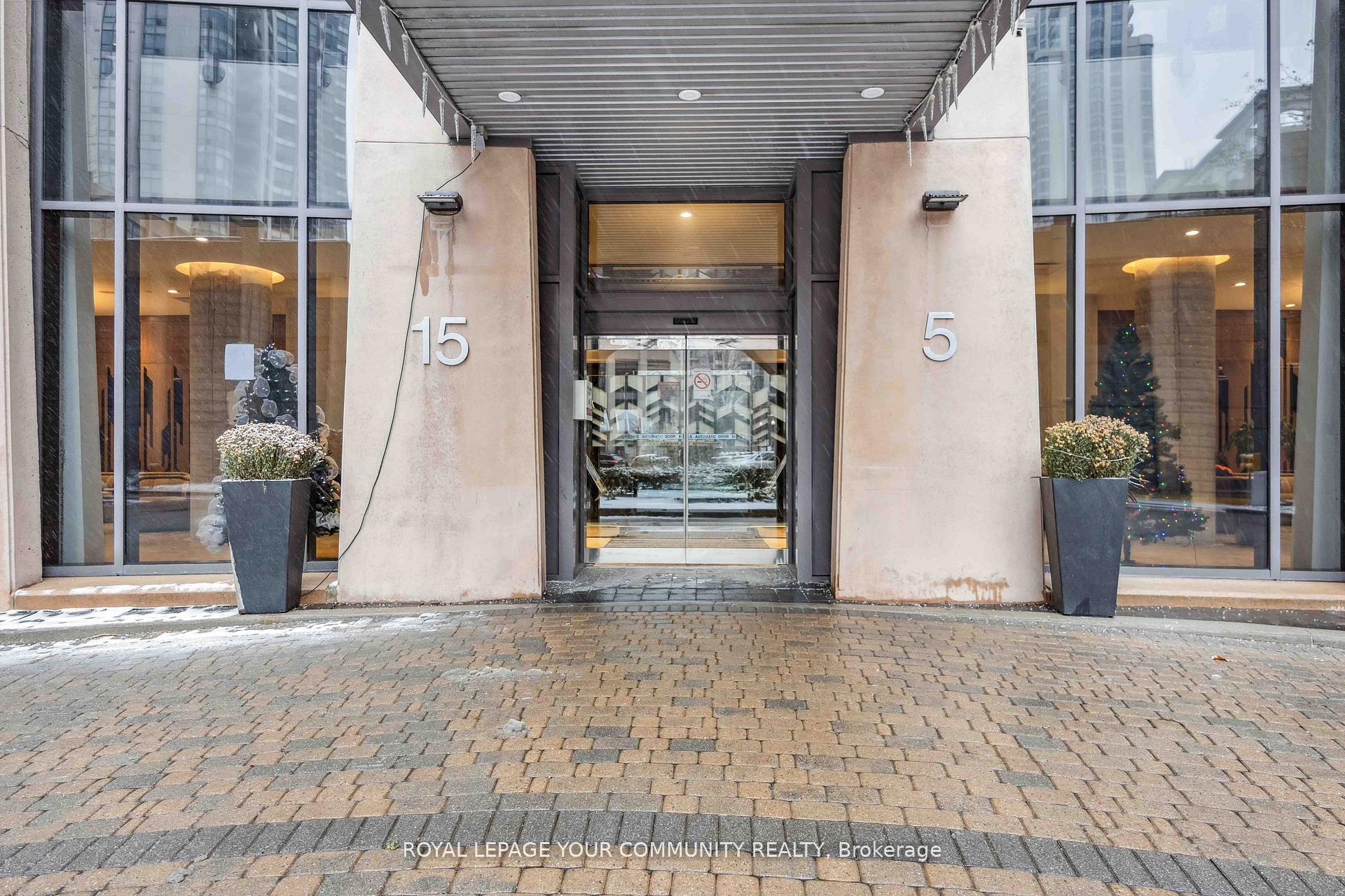 2 Bedrooms Condo at 5 Northtown, Toronto For sale