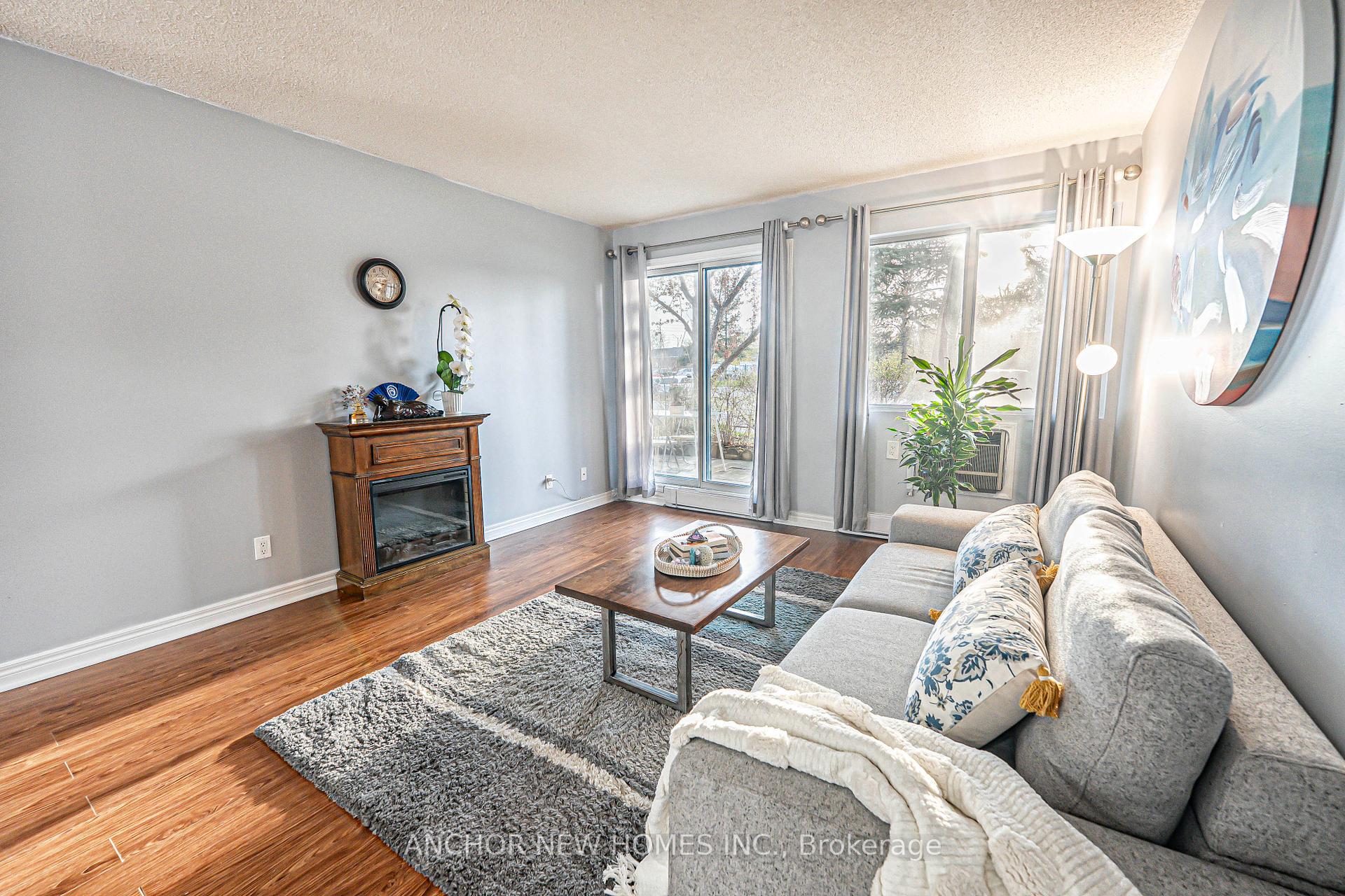 2 Bedrooms Condo at 65 Trailwood,  Mississauga For sale